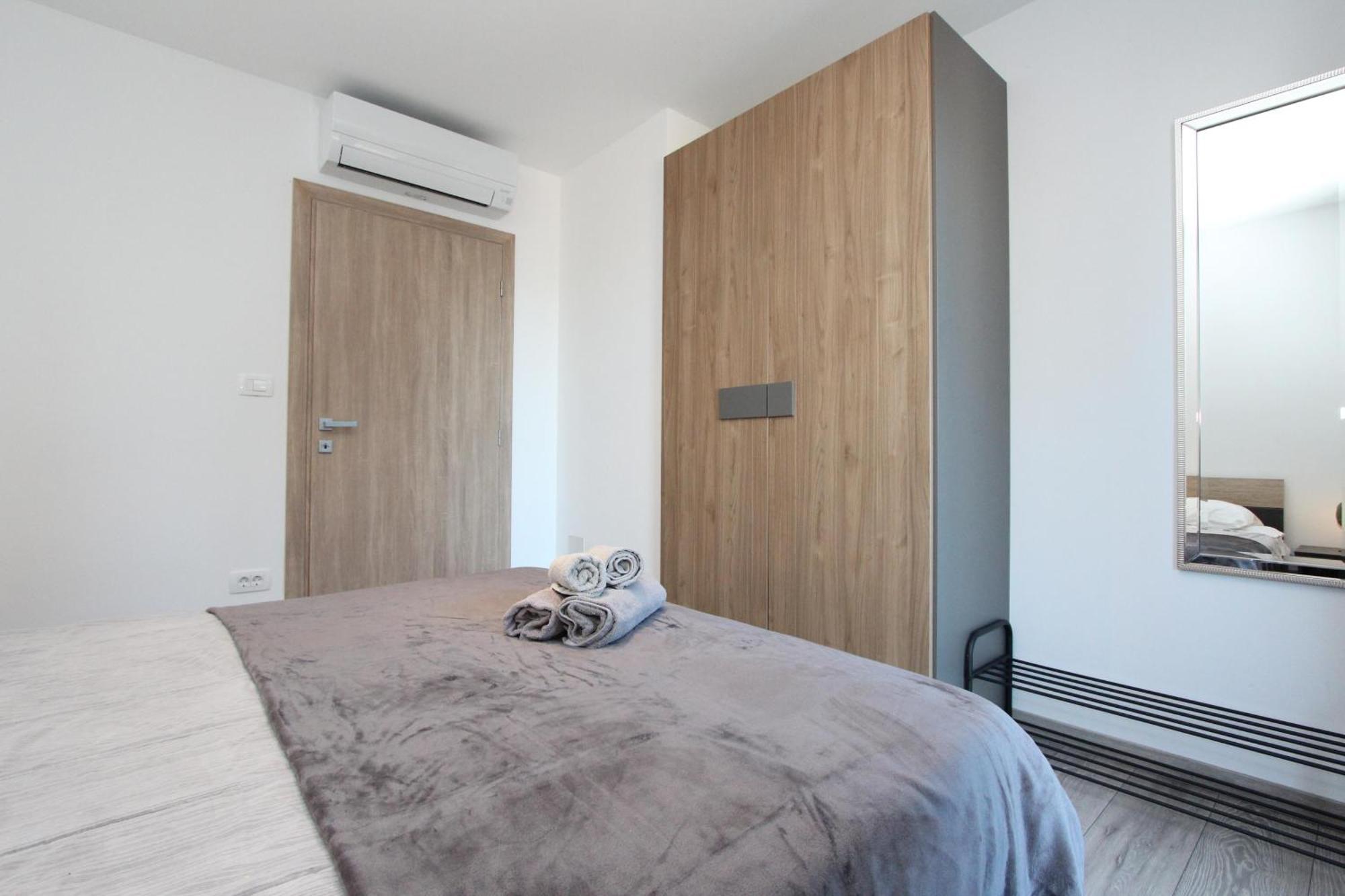 Apartments Katarina 罗维尼 外观 照片