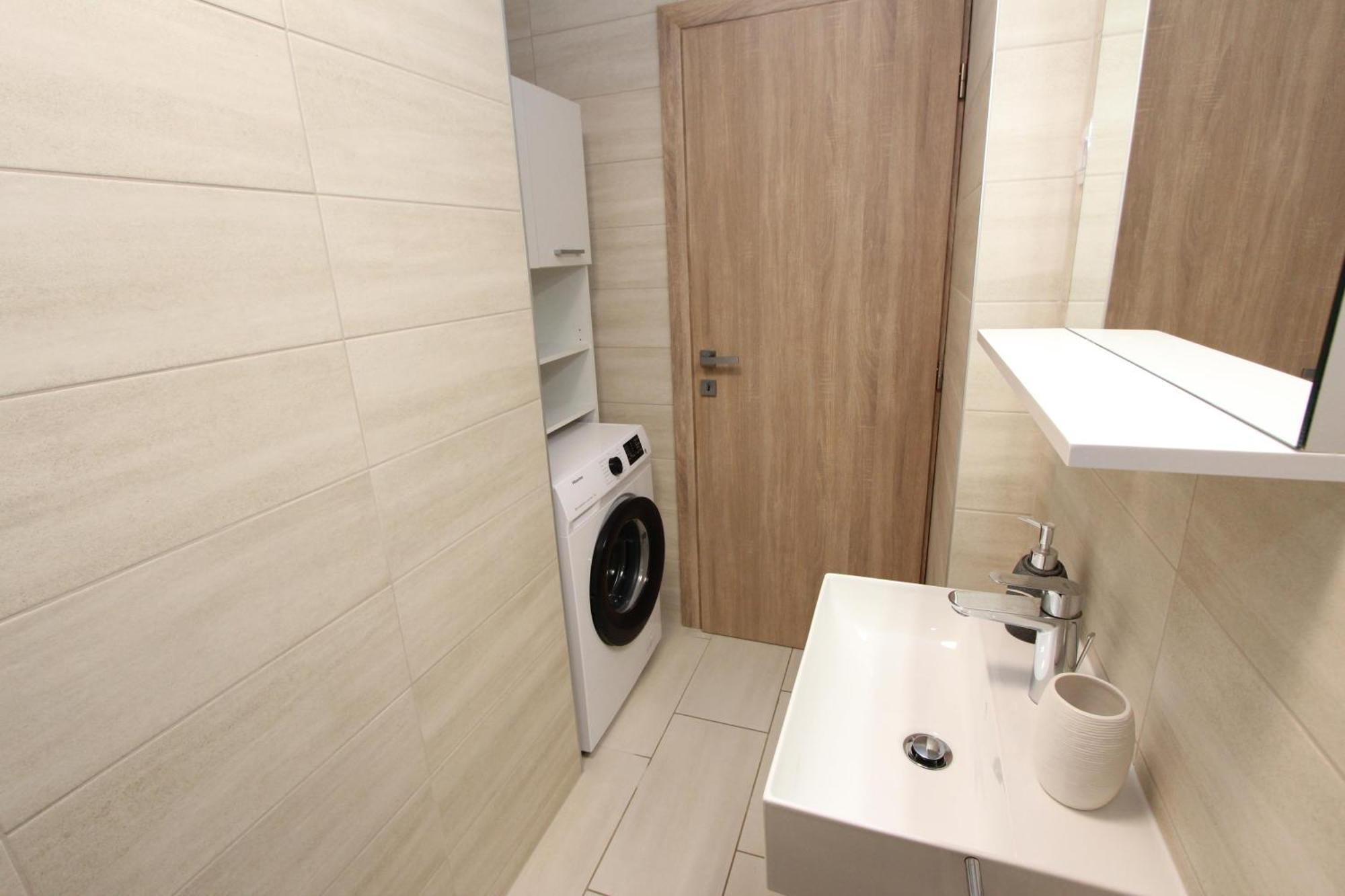 Apartments Katarina 罗维尼 外观 照片