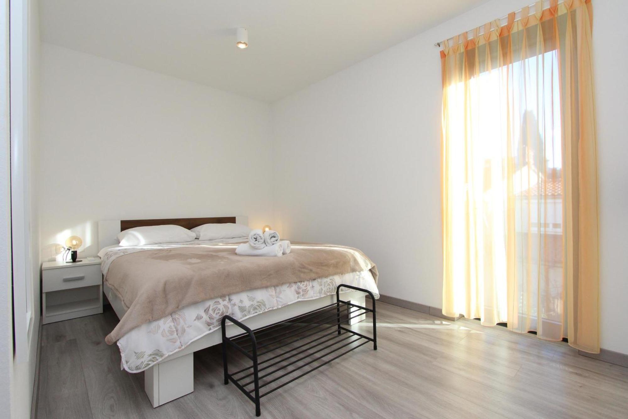 Apartments Katarina 罗维尼 外观 照片